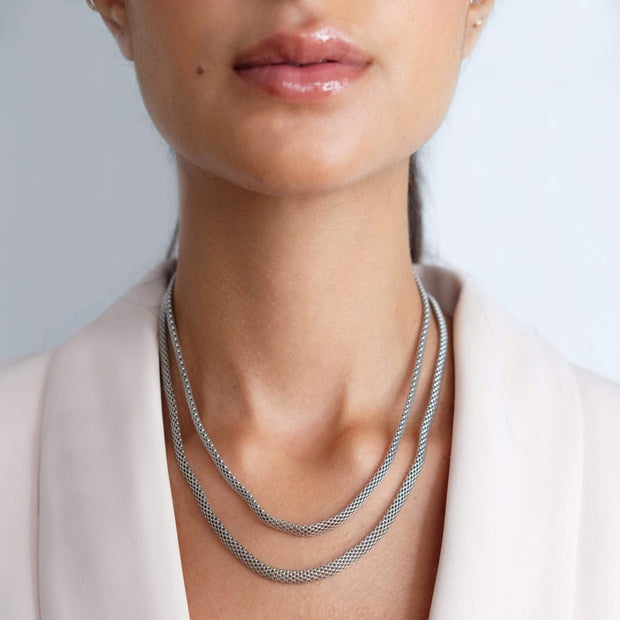 Buy the Gold Large Moon Trace Chain Necklace from British Jewellery  Designer Daniella Draper – Daniella Draper UK